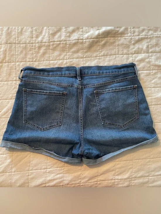 Old Navy Dark Blue Rolled-Hem Denim Shorts - Picture 4 of 4